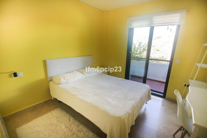 Image No.14-3 Bed Townhouse for sale