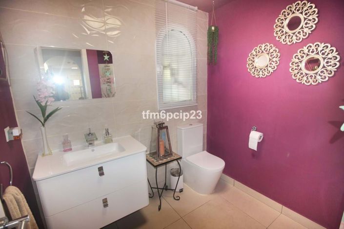 Image No.23-3 Bed Townhouse for sale