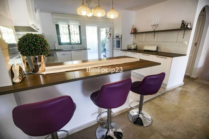 Image No.26-3 Bed Townhouse for sale