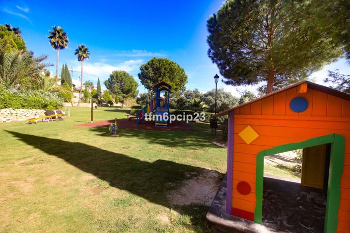 Image No.38-3 Bed Townhouse for sale