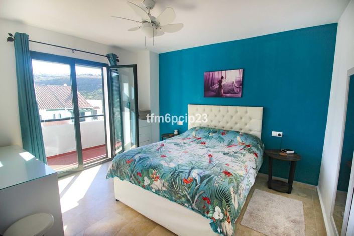 Image No.7-3 Bed Townhouse for sale