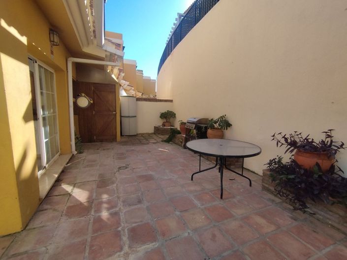 Image No.12-3 Bed Townhouse for sale