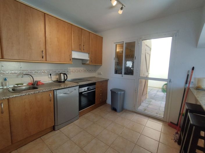 Image No.13-3 Bed Townhouse for sale