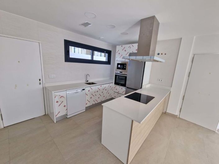 Image No.7-4 Bed Villa for sale