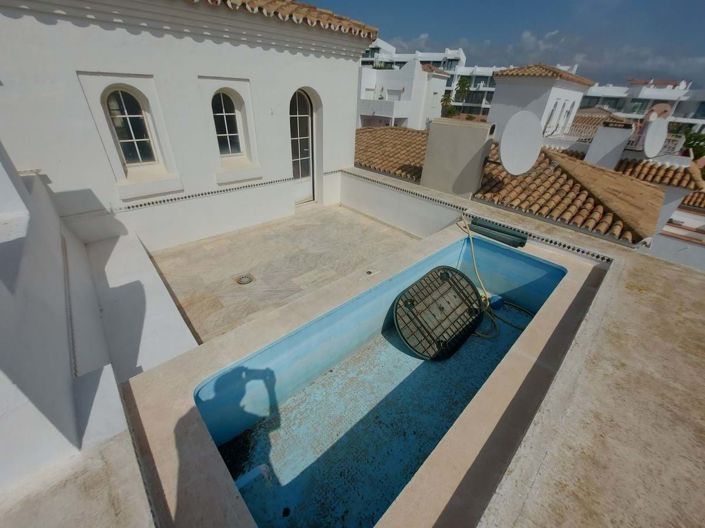 Image No.21-3 Bed Townhouse for sale