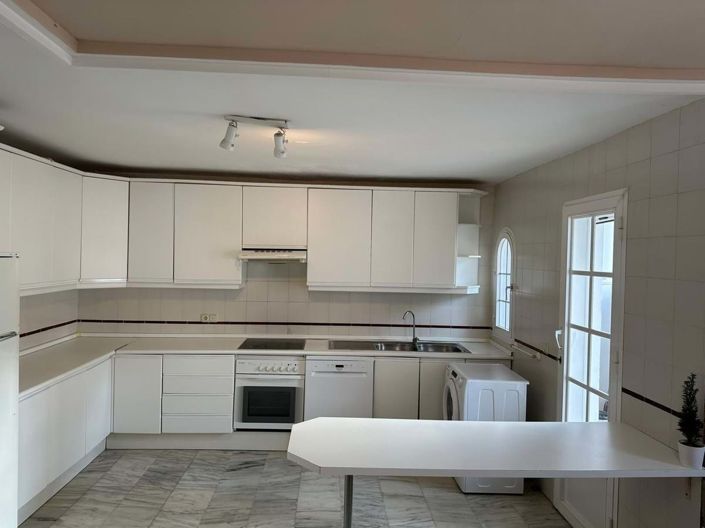 Image No.6-3 Bed Townhouse for sale