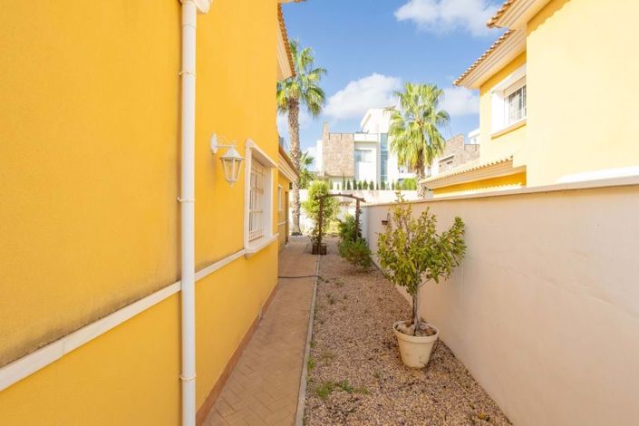 Image No.34-4 Bed Villa for sale