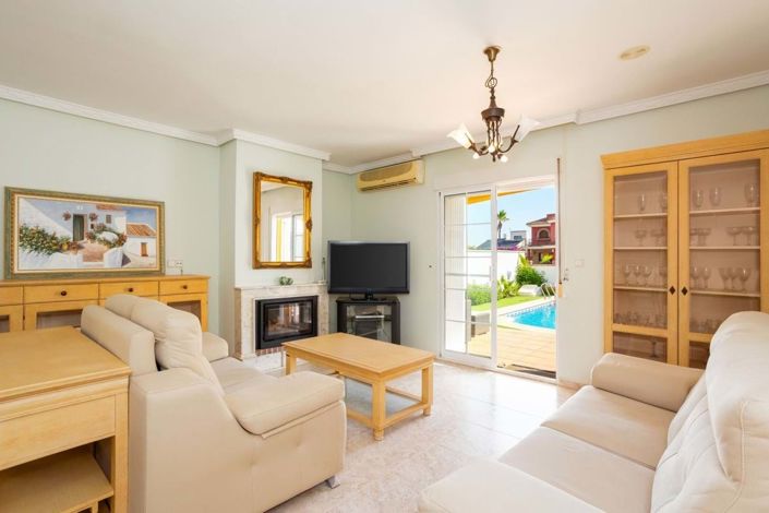 Image No.7-4 Bed Villa for sale