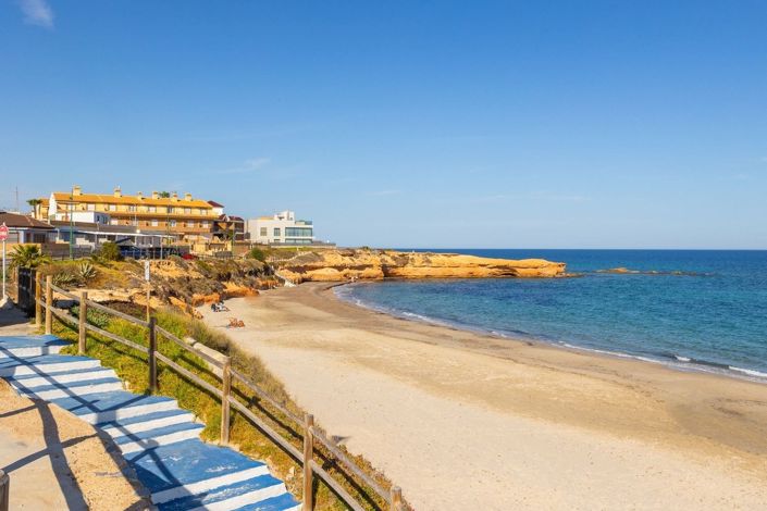 Image No.20-3 Bed Apartment for sale