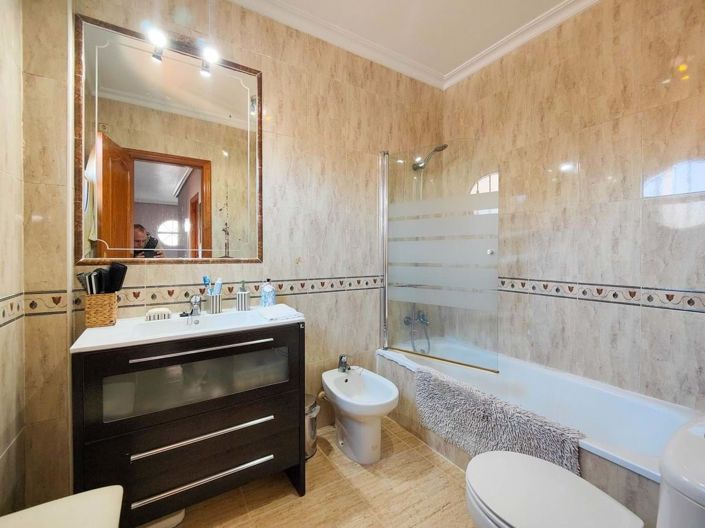 Image No.40-3 Bed Villa for sale