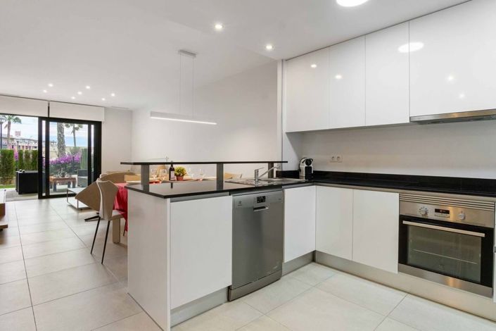 Image No.8-3 Bed Apartment for sale