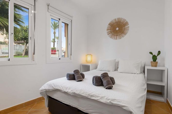 Image No.13-4 Bed Townhouse for sale