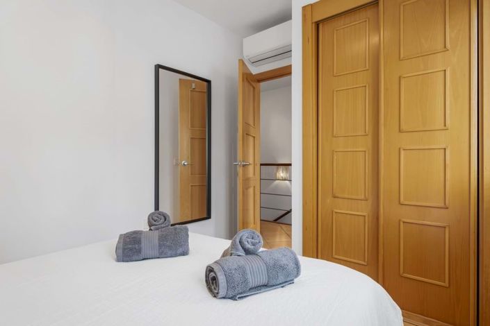 Image No.18-4 Bed Townhouse for sale