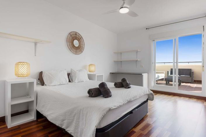 Image No.24-4 Bed Townhouse for sale