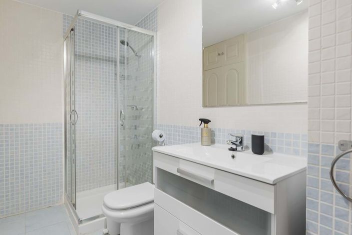 Image No.37-4 Bed Townhouse for sale