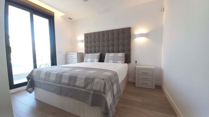 Image No.8-3 Bed Apartment for sale