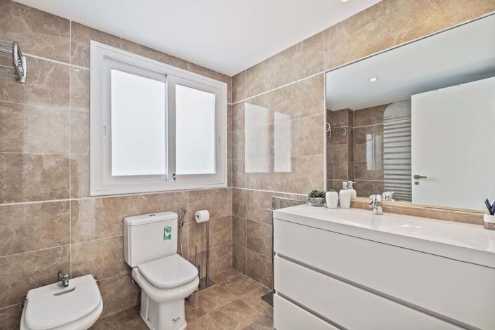 Image No.25-2 Bed Apartment for sale