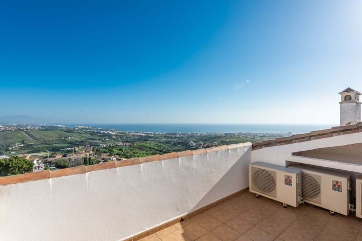 Image No.2-4 Bed Townhouse for sale