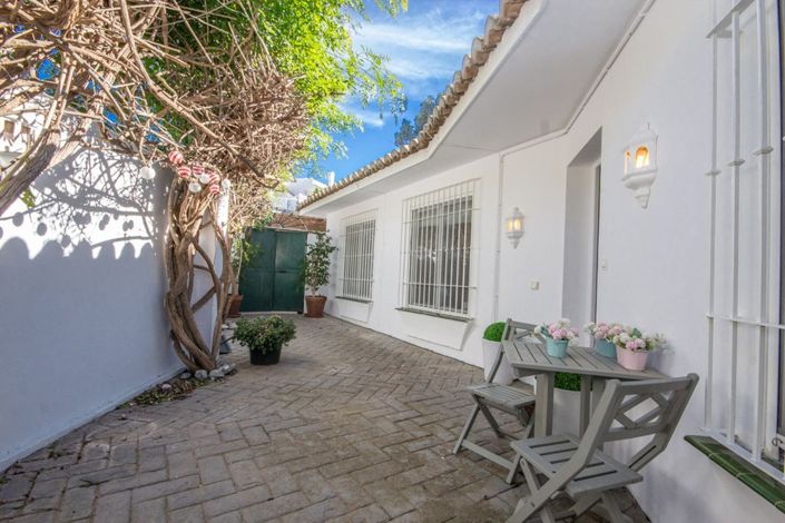 Image No.28-3 Bed Villa for sale