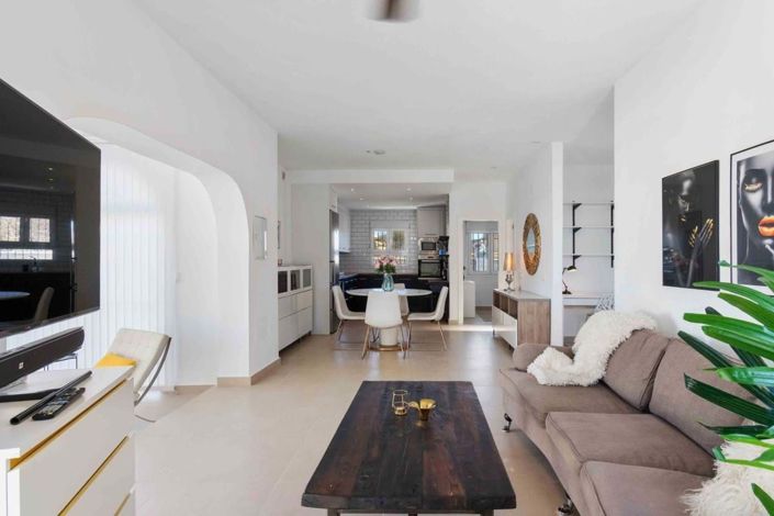 Image No.10-2 Bed Villa for sale