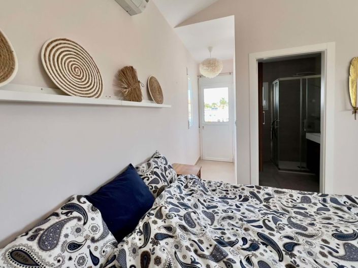 Image No.28-2 Bed Villa for sale