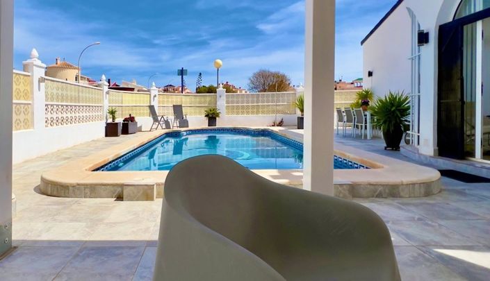 Image No.38-2 Bed Villa for sale