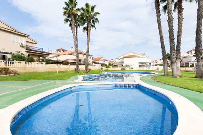 Image No.22-3 Bed Townhouse for sale