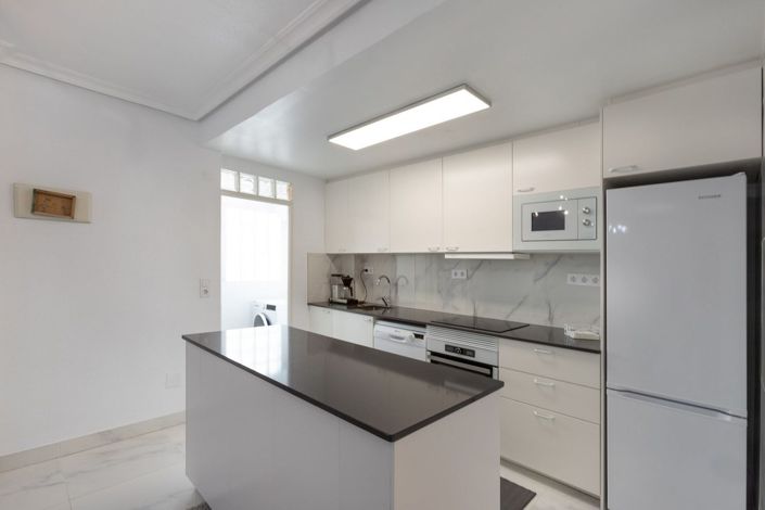 Image No.5-3 Bed Townhouse for sale