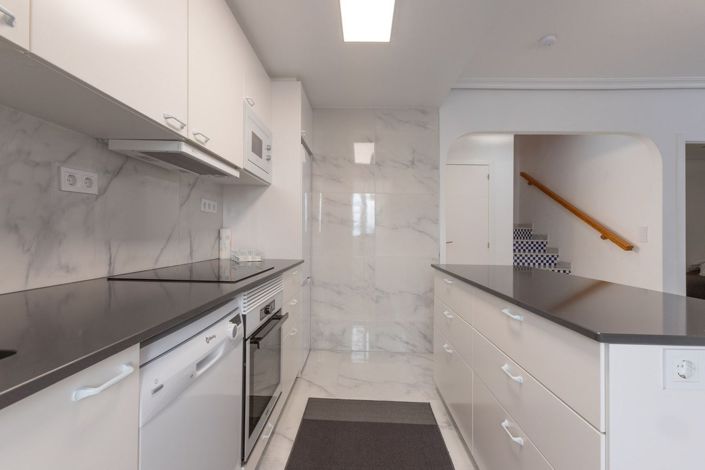 Image No.6-3 Bed Townhouse for sale