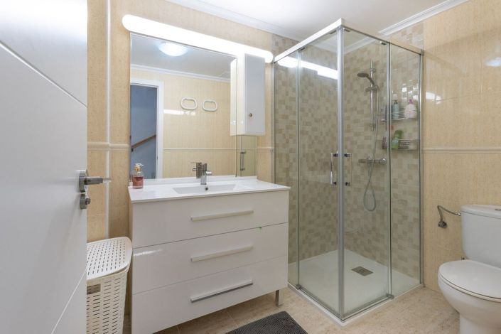 Image No.8-3 Bed Townhouse for sale