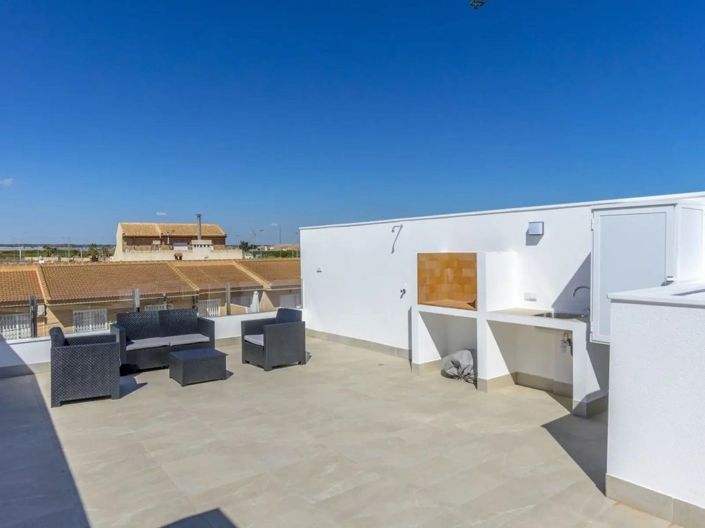 Image No.19-3 Bed Townhouse for sale