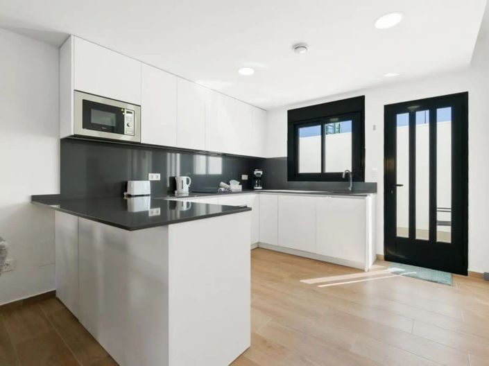 Image No.3-3 Bed Townhouse for sale