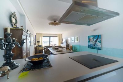 1447-526980-78d1f4f8b6655591b02d22fabb36a692d