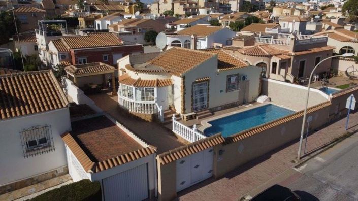 Image No.1-3 Bed Villa for sale
