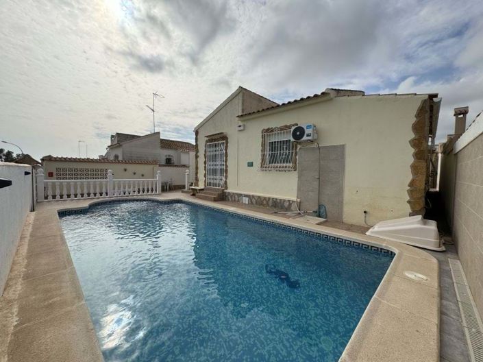 Image No.10-3 Bed Villa for sale