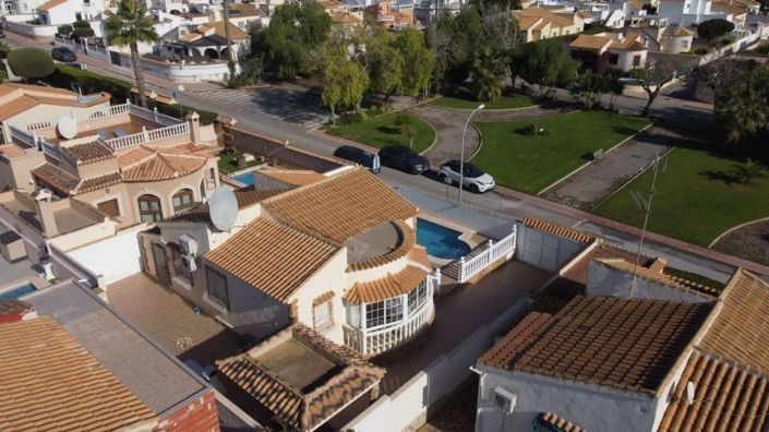 Image No.2-3 Bed Villa for sale