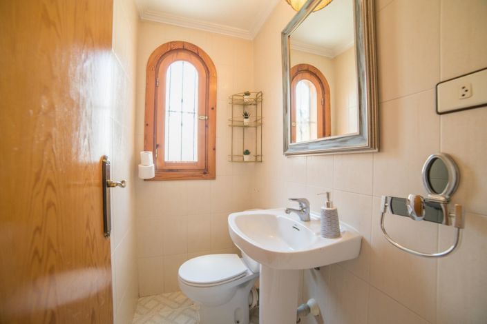 Image No.15-4 Bed Villa for sale