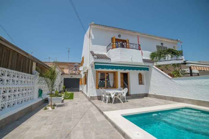 Image No.2-4 Bed Villa for sale
