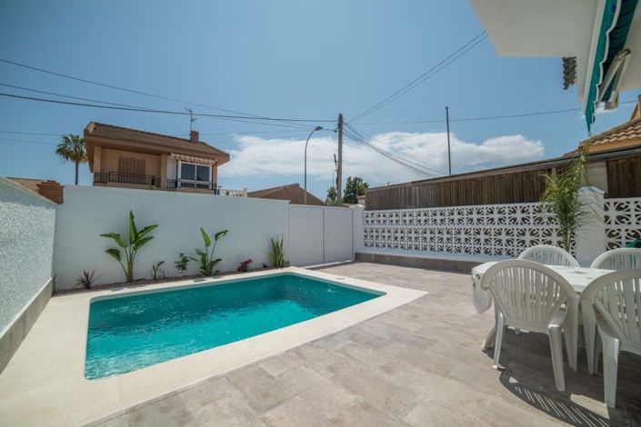 Image No.3-4 Bed Villa for sale
