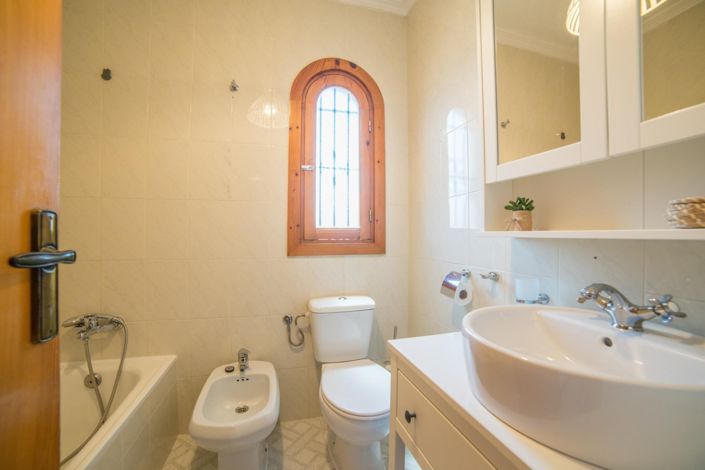 Image No.30-4 Bed Villa for sale