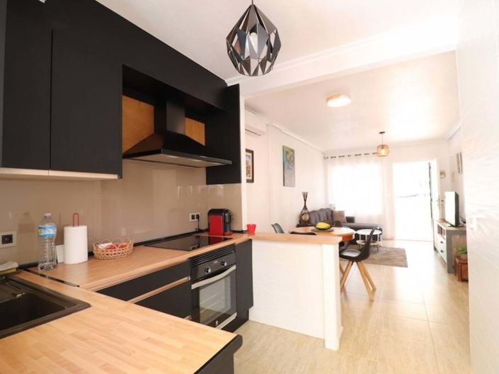 Image No.12-3 Bed Townhouse for sale