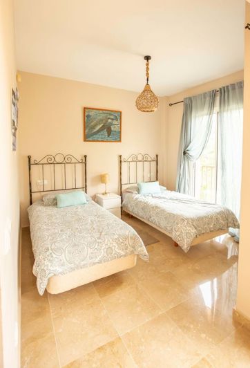 Image No.18-3 Bed Townhouse for sale