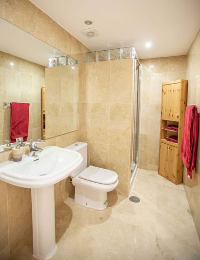 Image No.20-3 Bed Townhouse for sale