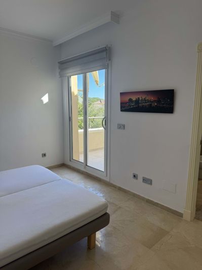 Image No.18-3 Bed Apartment for sale