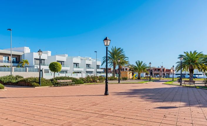 Image No.32-3 Bed Villa for sale