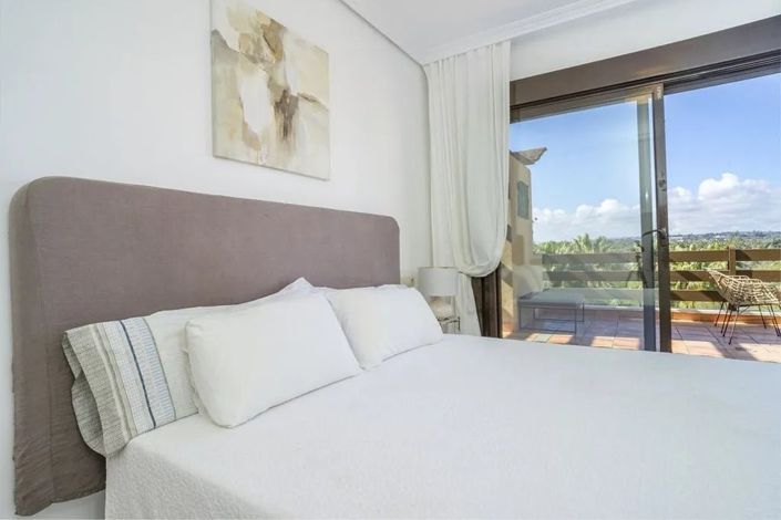 Image No.15-3 Bed Apartment for sale