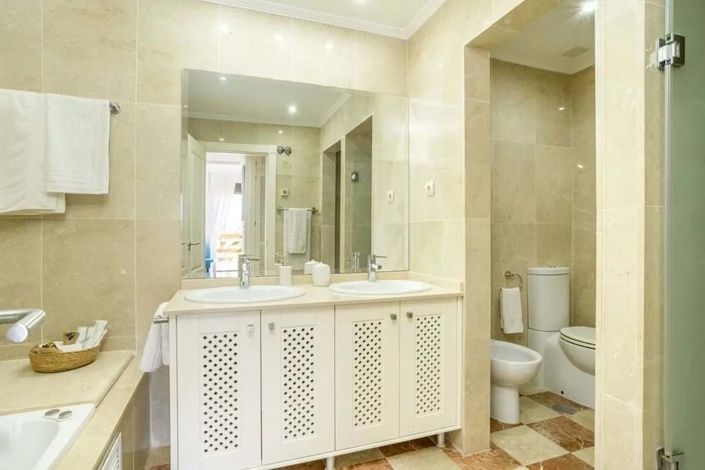 Image No.17-3 Bed Apartment for sale