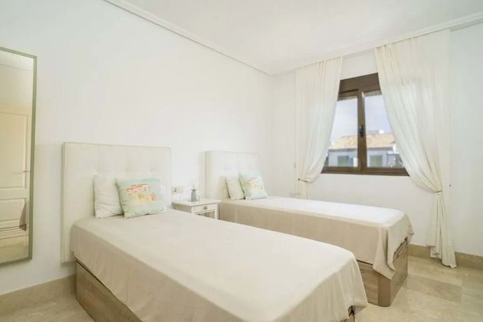 Image No.25-3 Bed Apartment for sale