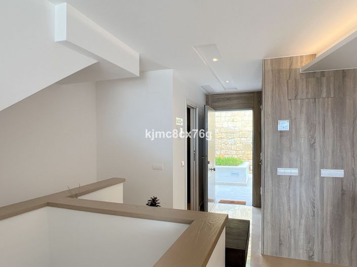 Image No.17-3 Bed Townhouse for sale