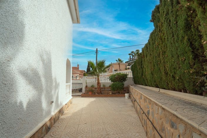 Image No.10-4 Bed Villa for sale